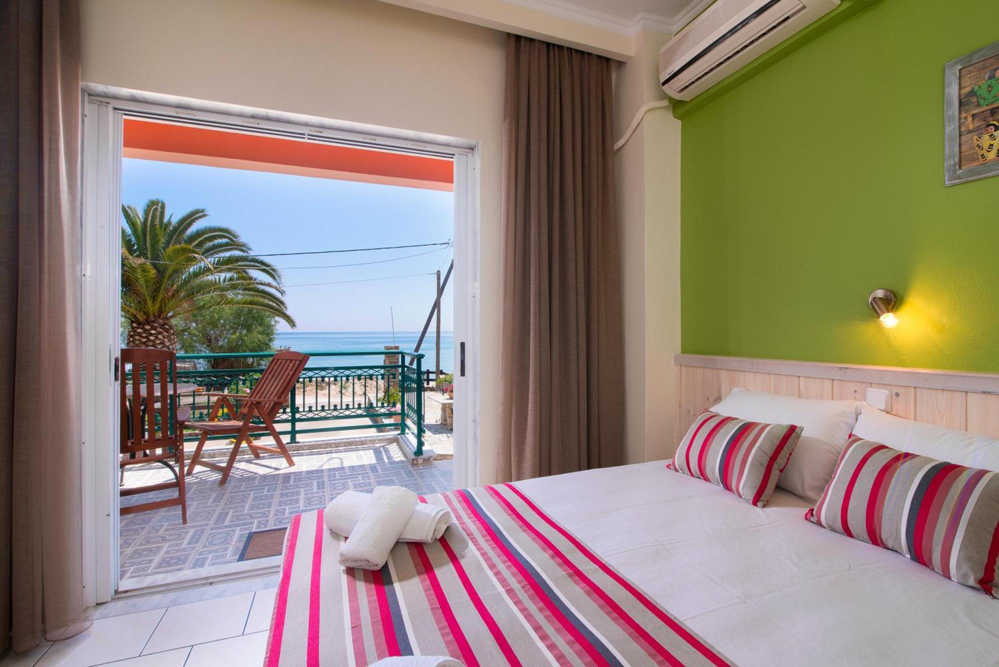 Castaway Suites - Studios Christos Limenaria  Dış mekan fotoğraf