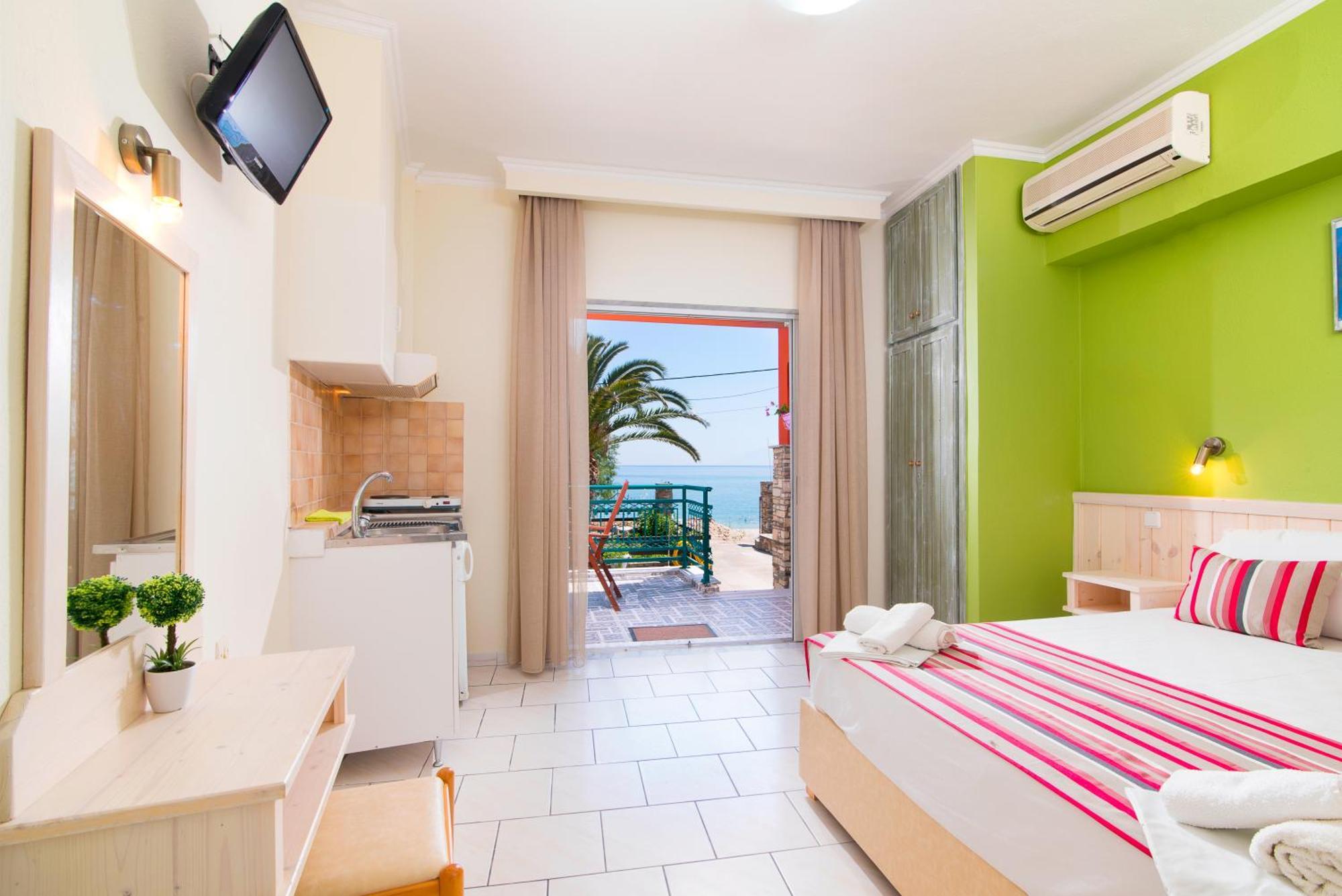 Castaway Suites - Studios Christos Limenaria  Dış mekan fotoğraf
